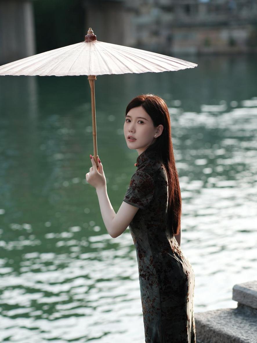 chloe霏霏霏微博照片图包：摄影无删版本