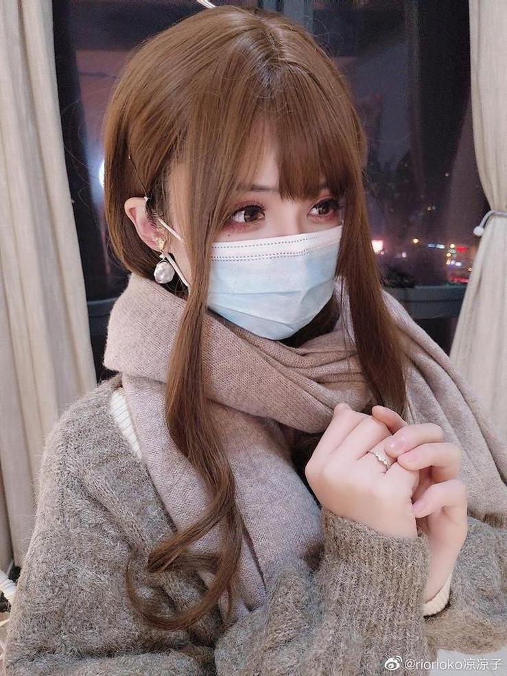 凉凉子微博原名：放眼世界，高清无限