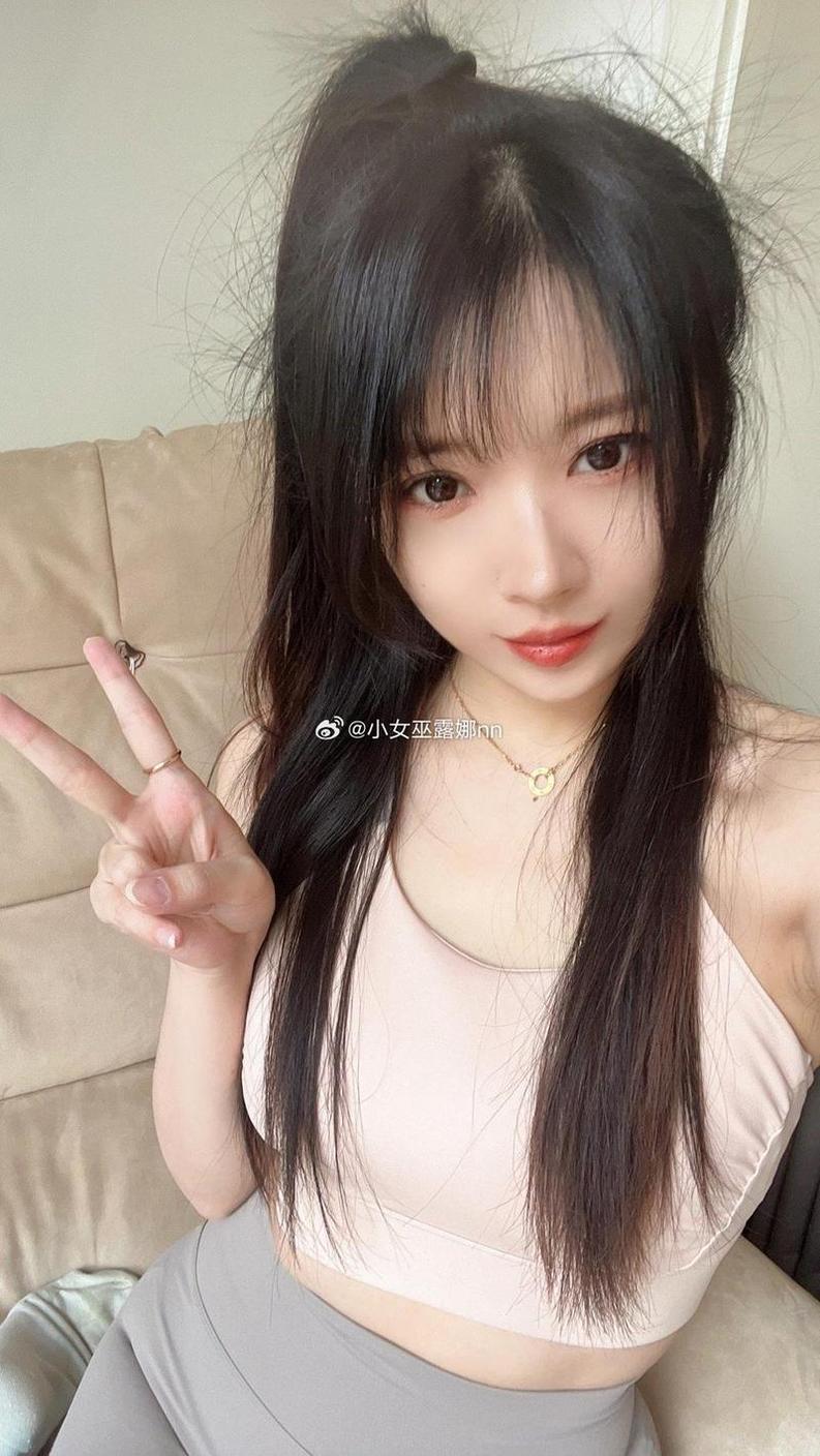 小女巫露娜火箭定制，今夜为你画出美丽的cos作品