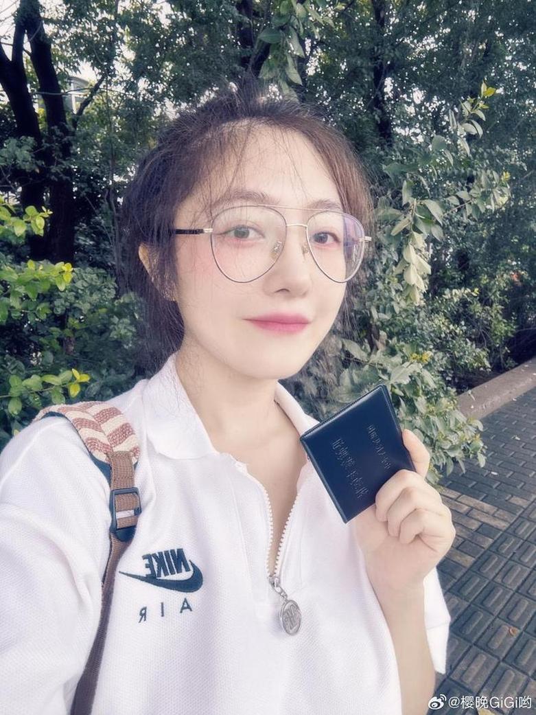 樱晚gigi钢琴教学的高质量图片合集，深入音乐神秘之境