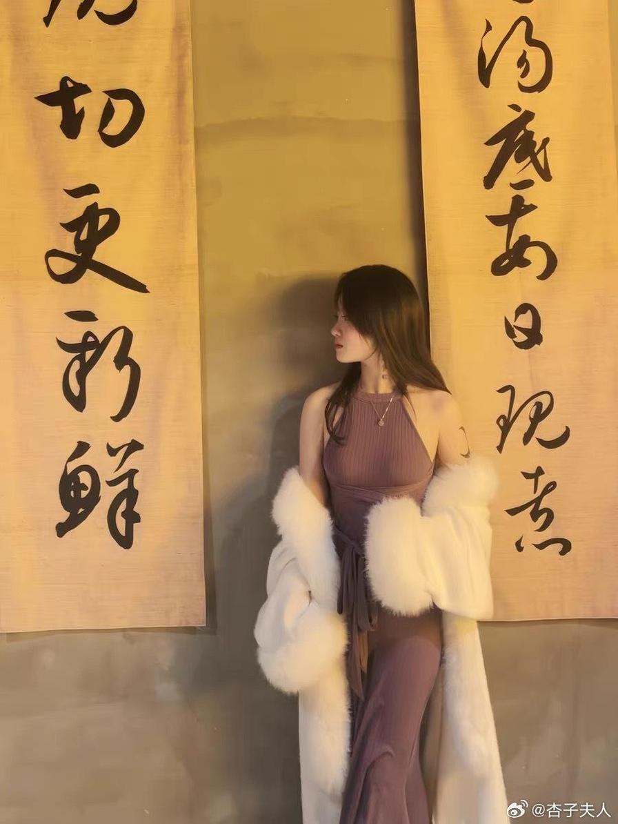 珍藏白烨cos现在的微博照片原图