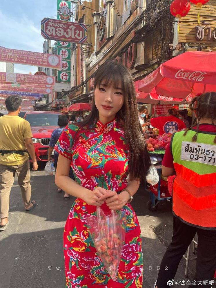 旧时传统的美，永远低调高端，钛合金titi满清服饰图包，领略文化的魅力