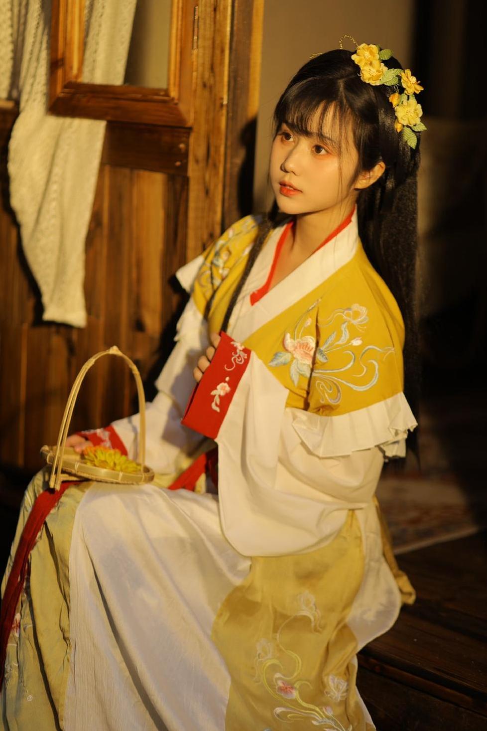 镜酱写真电子版：定制你的cosplay作品，彰显你的时尚态度